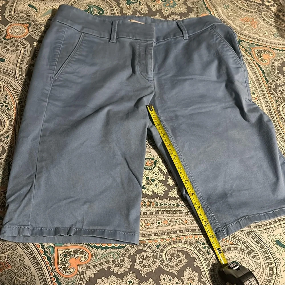 Loft Bermuda roll short size 6. Light blue. 11.5 inch inseam - Picture 1 of 3